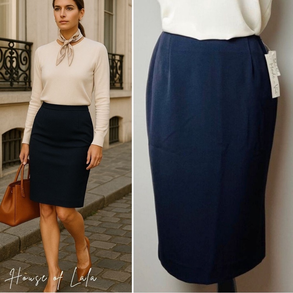 NWT Pencil Skirt. Navy Blue Classic Fitted Skirt. Business Casual. Size 12